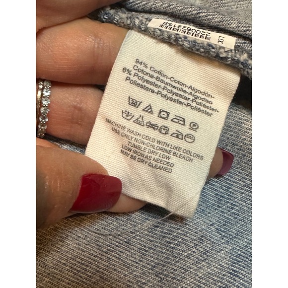 Free People Distressed Denim Jacket Light Wash Frayed Pockets Button Front Women - Picture 4 of 10